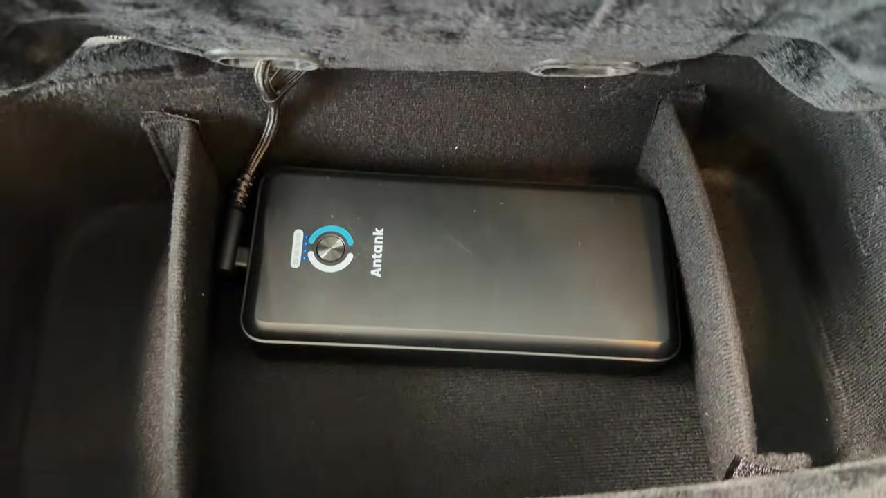 Power bank stored in the lower layer of the JSAUX Double-Decker Steam Deck case